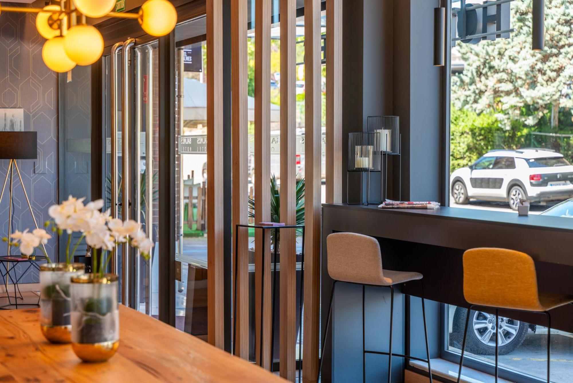 Hotel J. Balmes Vic Εξωτερικό φωτογραφία