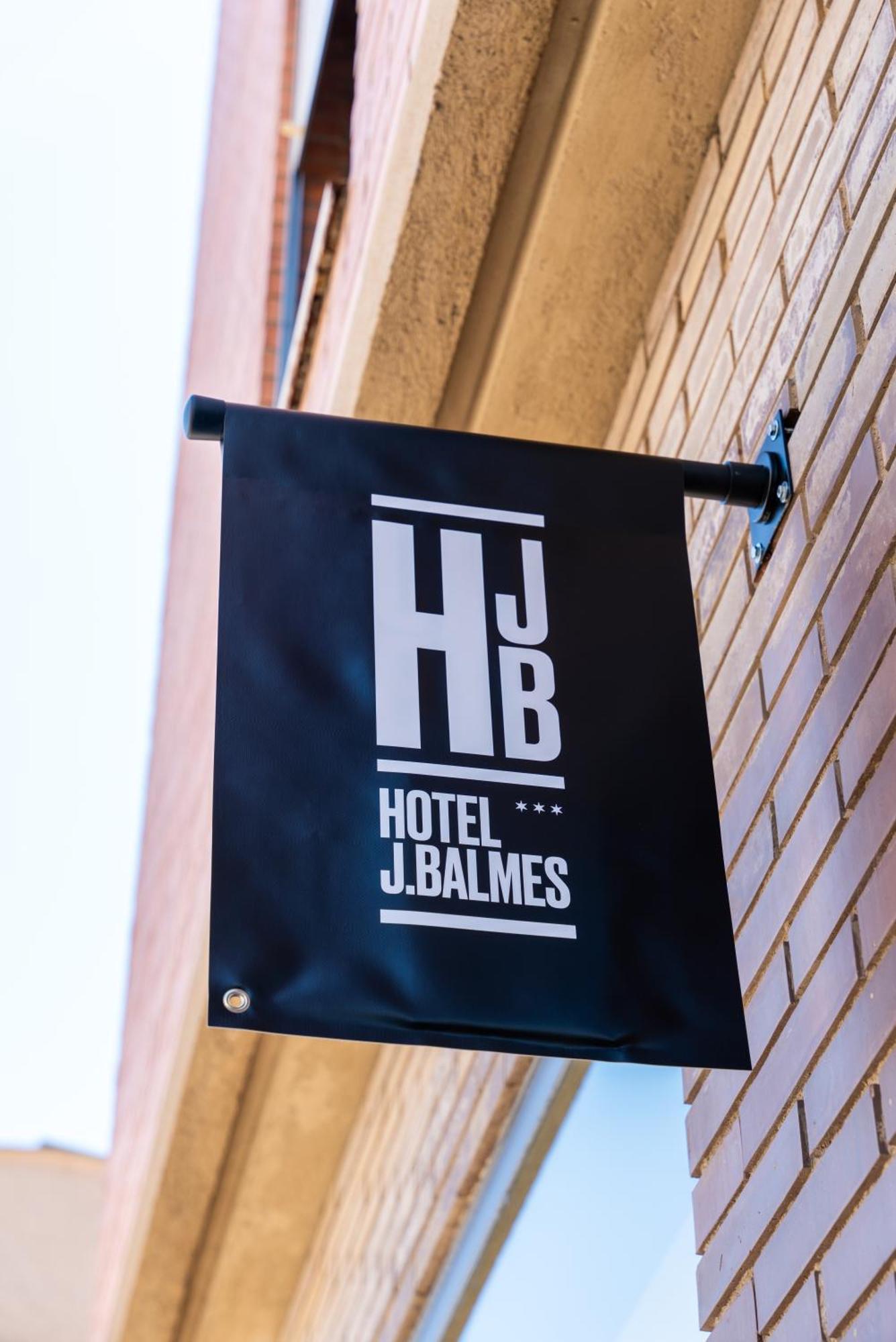 Hotel J. Balmes Vic Εξωτερικό φωτογραφία