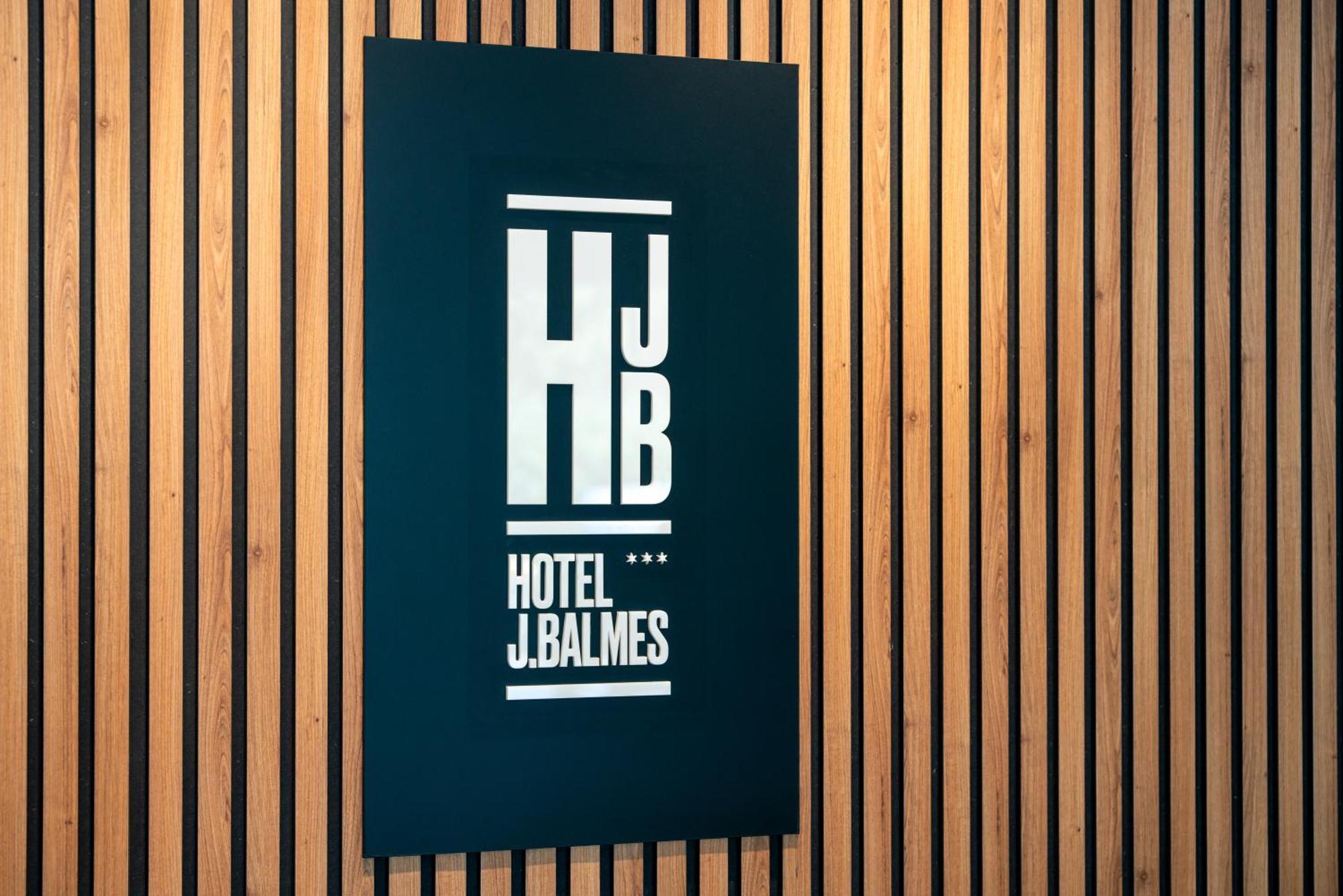 Hotel J. Balmes Vic Εξωτερικό φωτογραφία