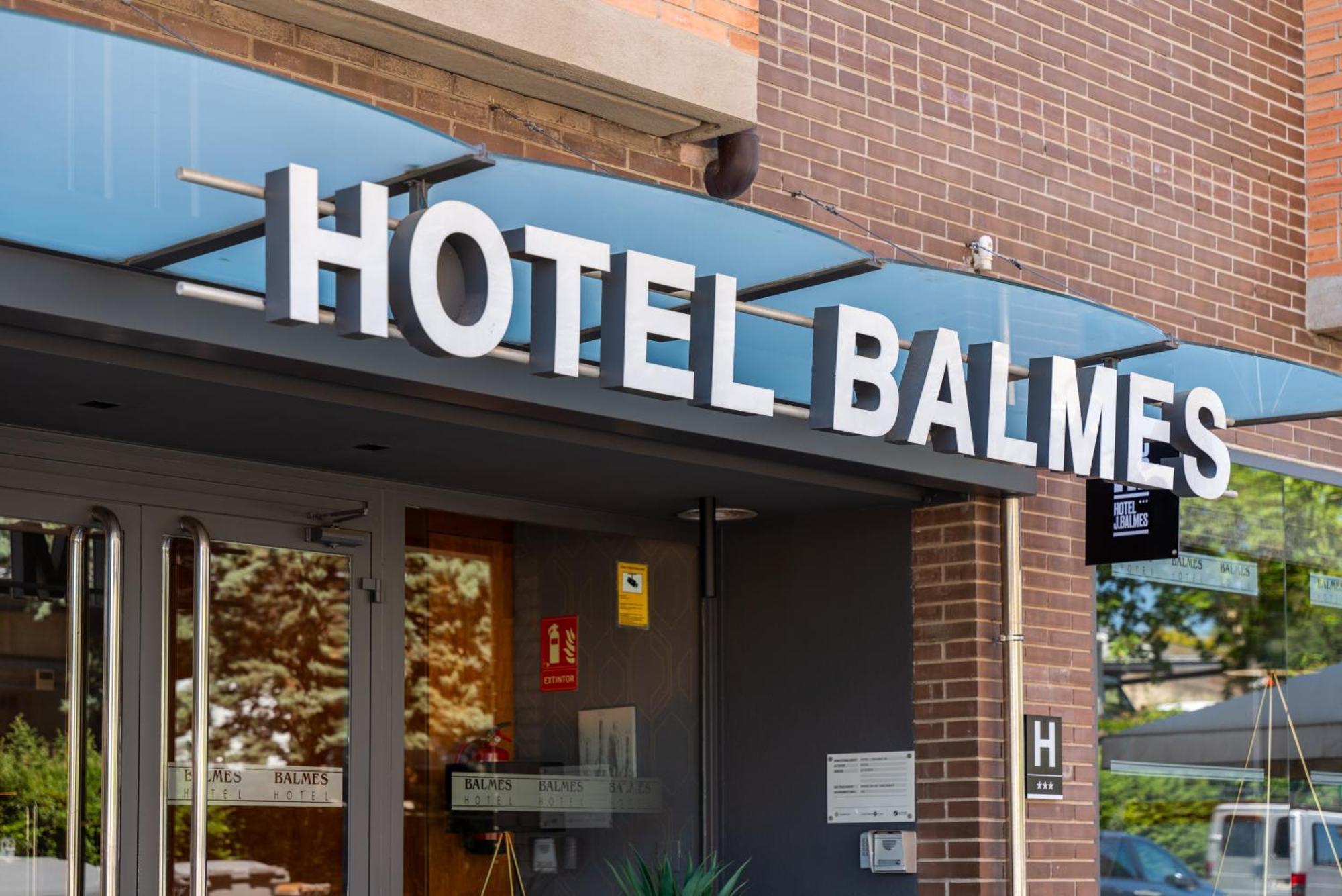 Hotel J. Balmes Vic Εξωτερικό φωτογραφία