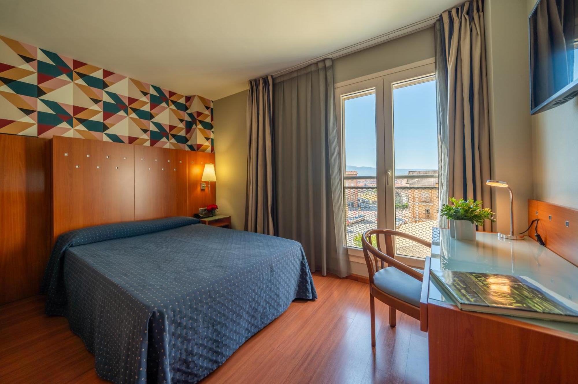 Hotel J. Balmes Vic Εξωτερικό φωτογραφία