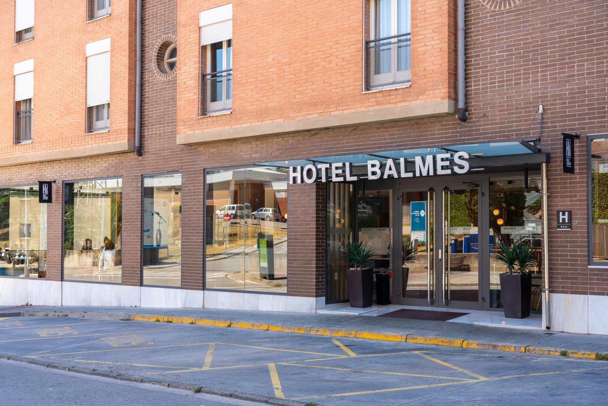 Hotel J. Balmes Vic Εξωτερικό φωτογραφία