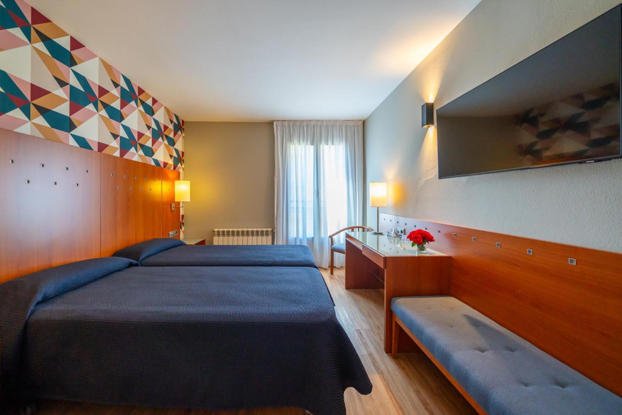 Hotel J. Balmes Vic Εξωτερικό φωτογραφία
