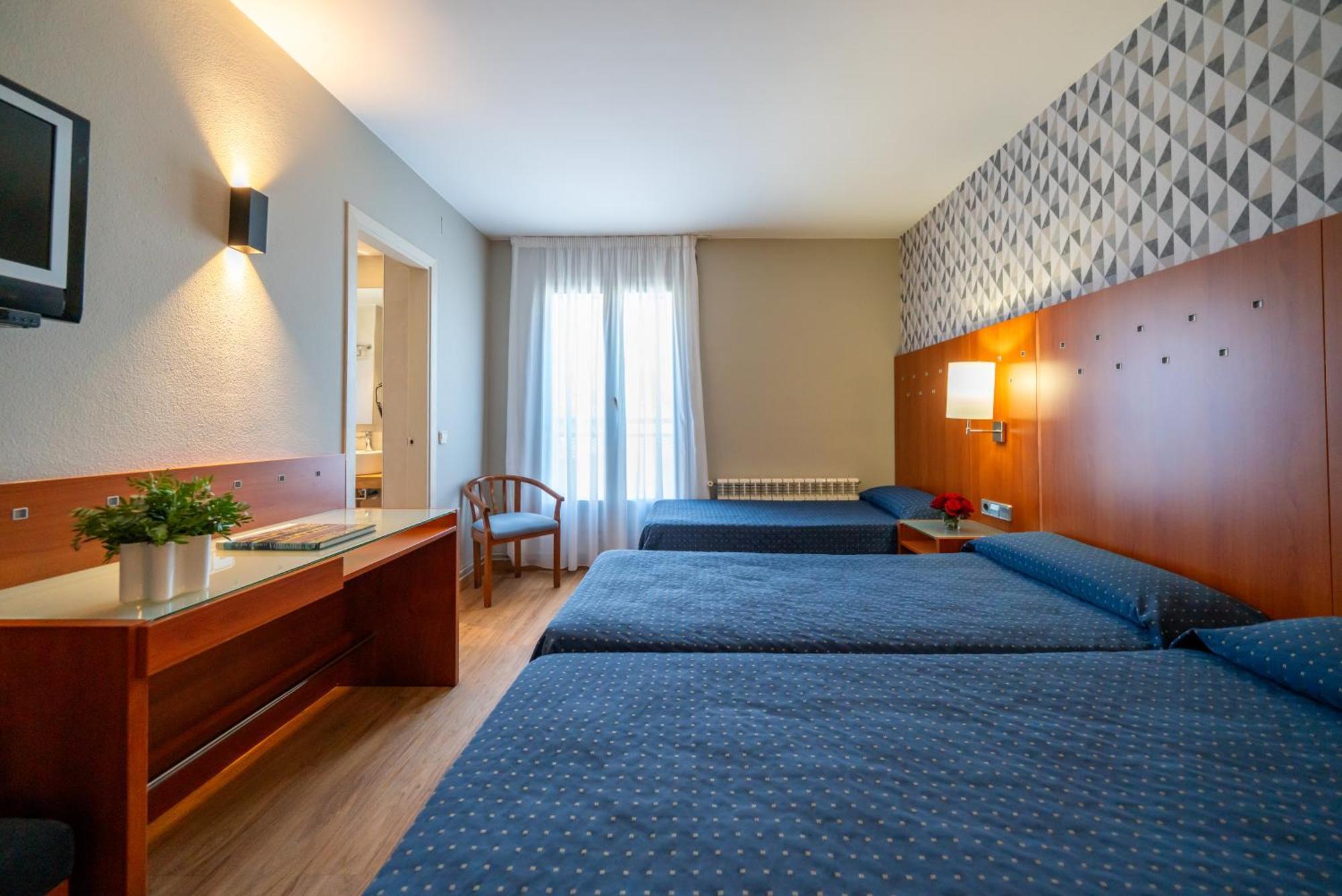 Hotel J. Balmes Vic Εξωτερικό φωτογραφία